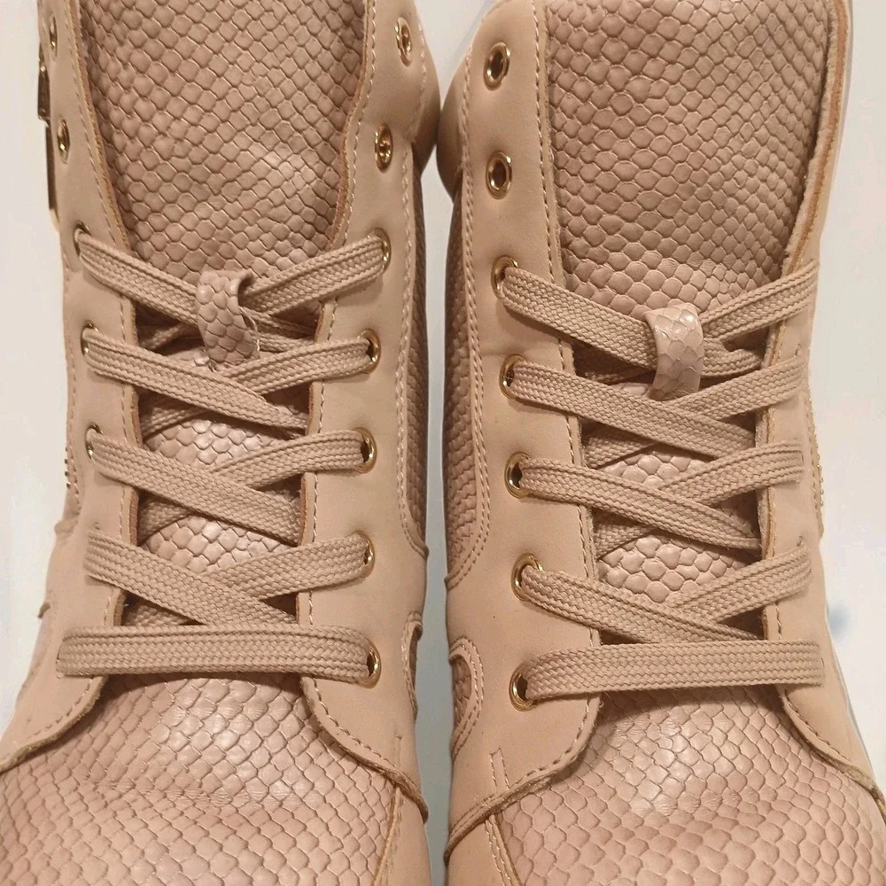 JustFab Hidden‎ Wedge Sneaker Booties Blush Pink Snake Print Side Zip Size 9